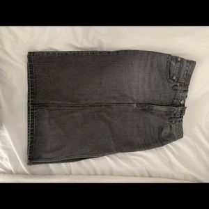 Levi’s black denim skirt